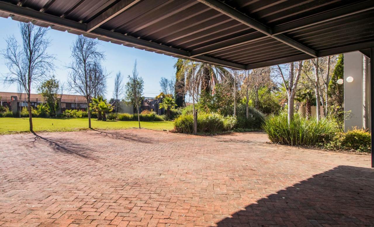 Wolf Unit Apartment Pretoria Exterior photo